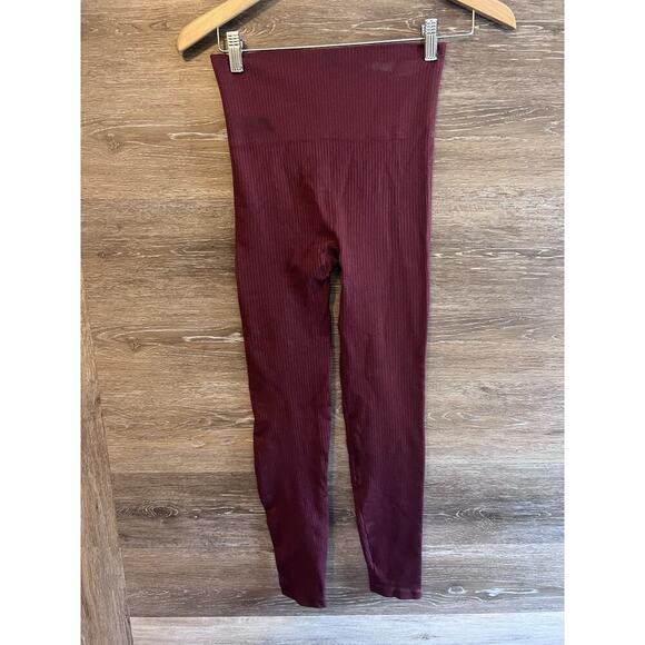 Spanx Leggings Size Medium ribbed Garnet Rose compression workout gym yoga - Picture 7 of 9